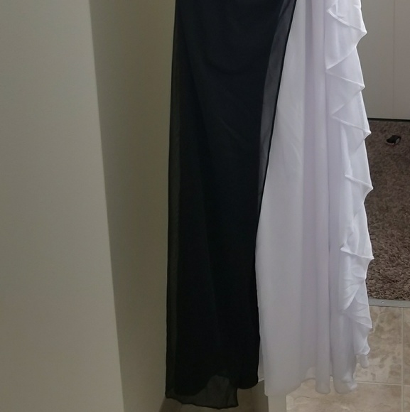 Blondie Nites Dress - Picture 3 of 4